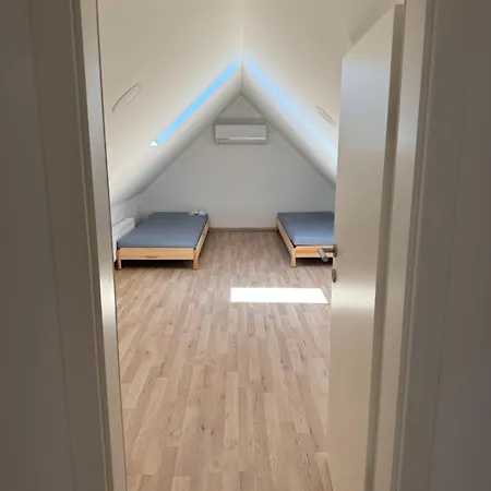Apartmaji Vanja Gradac